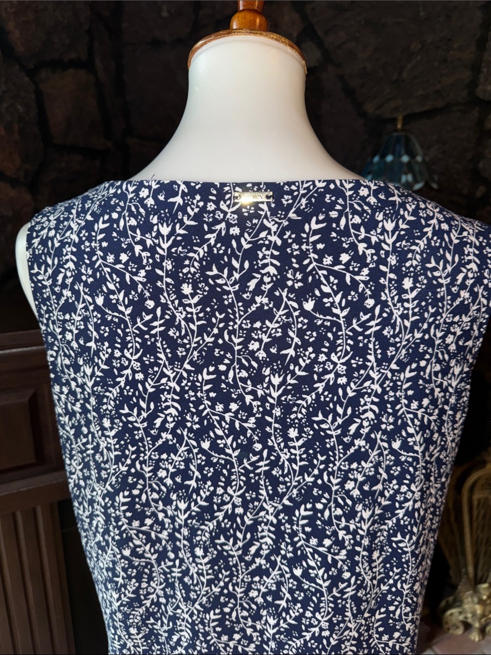 Jones New York Size Medium M Women’s Navy White Sleeveless Patterned Tank Top - Picture 5 of 10